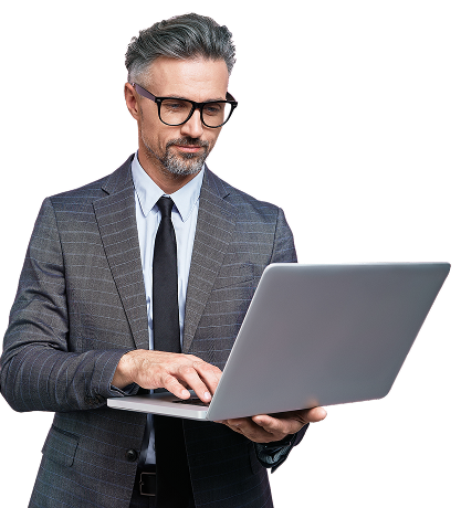 joven adulto profesional utilizando los servicios de Claro Cloud en su empresa